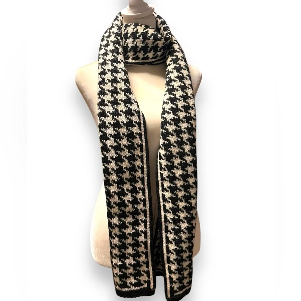 Houndstooth unisex scarf